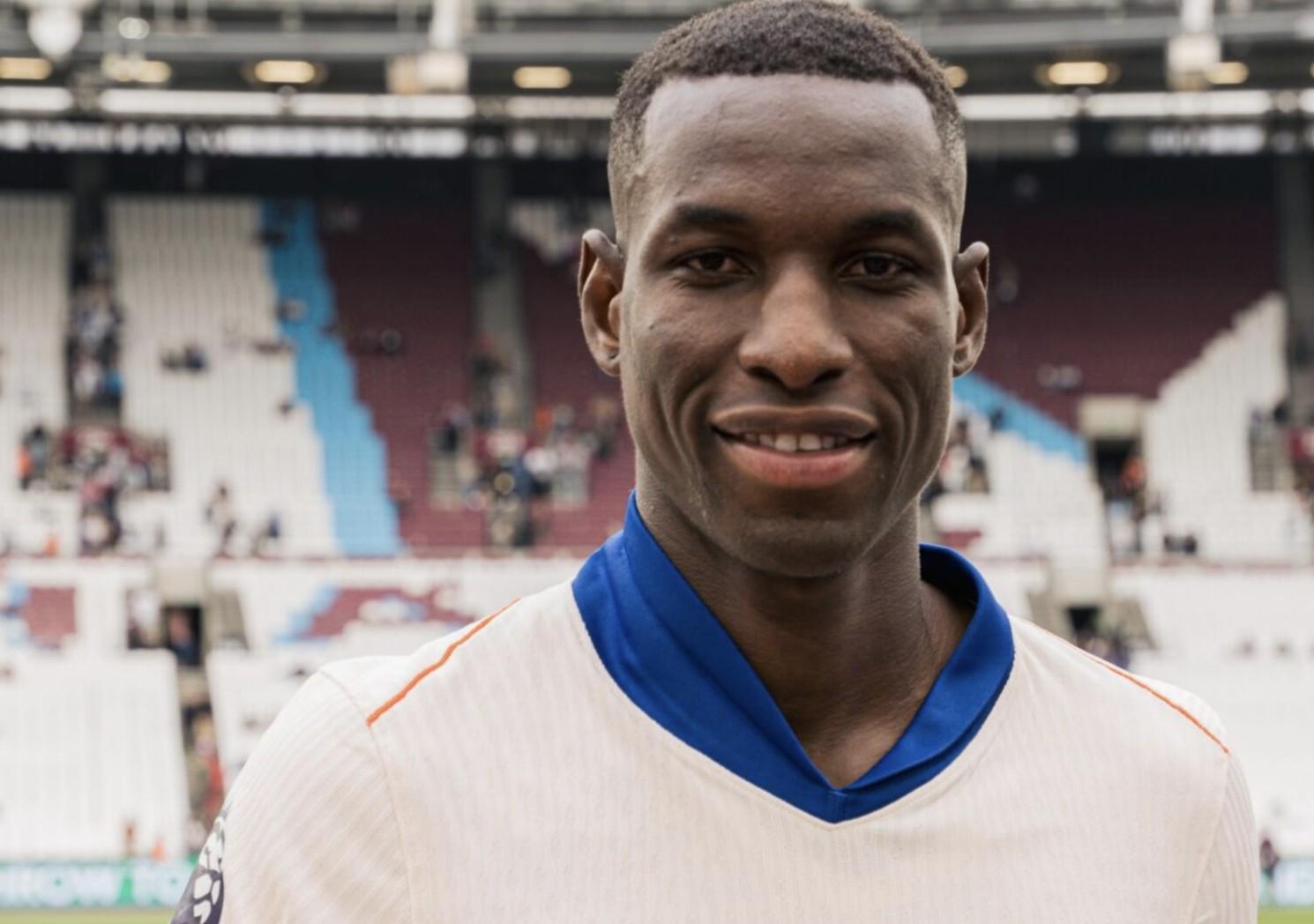 德天空:雅克松加盟拜仁的交易目前处于搁置状态,但并未取消